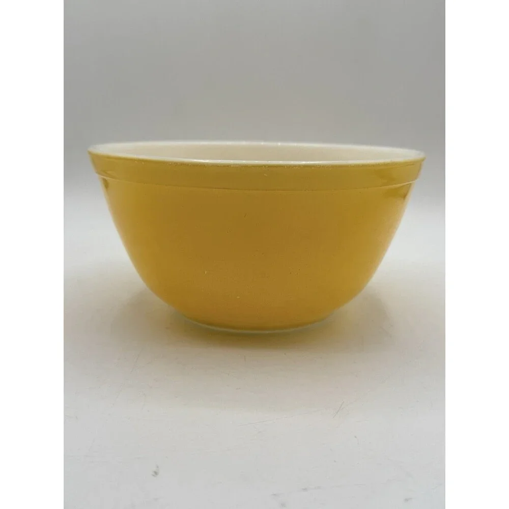 PYREX Yellow 402 1 1/2 1.5 QT Nesting Mixing Bowl Primary Color Made in USA